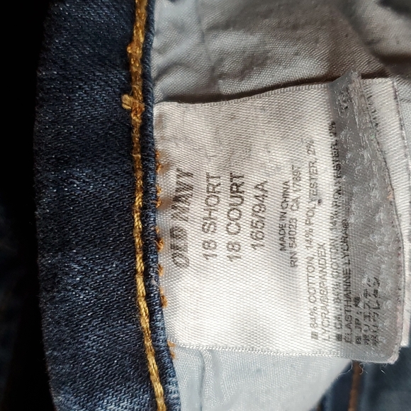 Old Navy Short Mid-Rise Women's Jeans - Picture 4 of 7